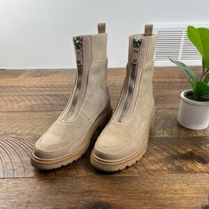 SAM EDLEMAN LEONE womens 9 Lug Sole Chelsea Boot Suede tan leather chunky